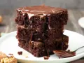 Brownies de chocolate con nueces, cubiertos de glaseado, perfectos para tu receta brownie thermomix.