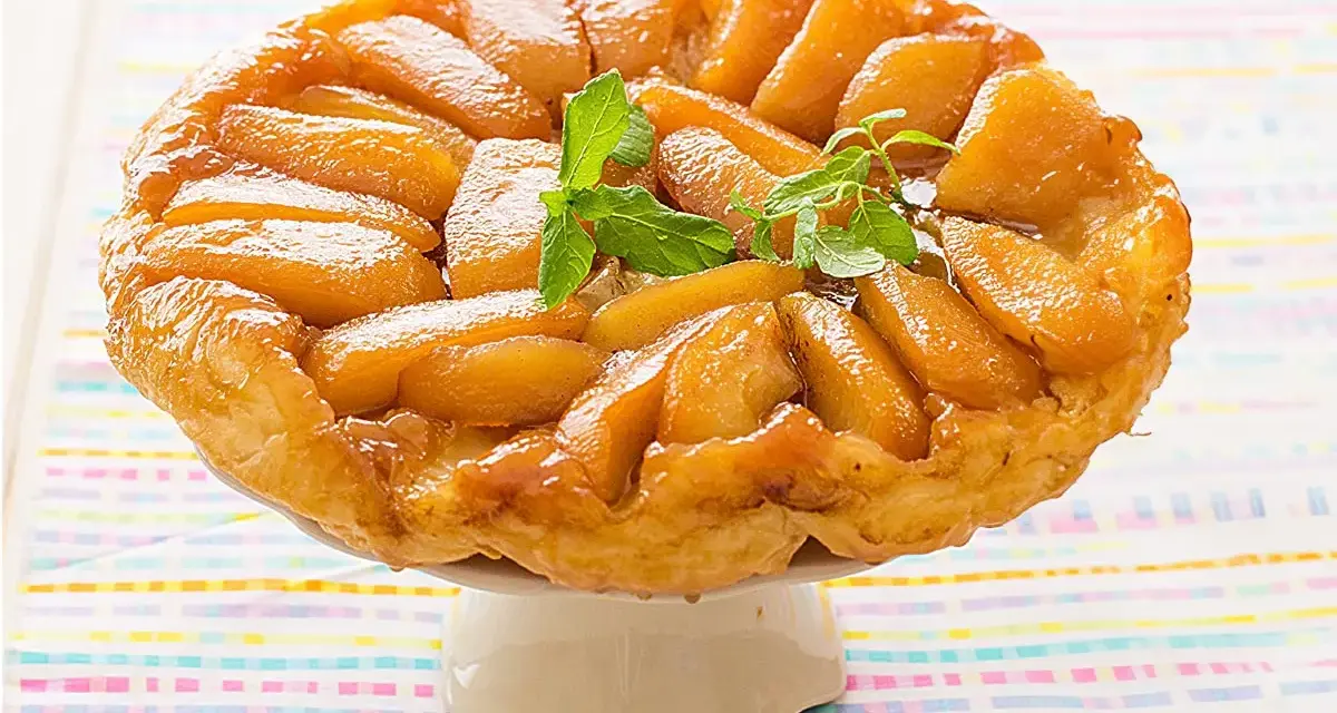 Tarta Tatin casera, con manzanas caramelizadas y hojaldre dorado. ¡Una delicia para tu tarta tatin receta!