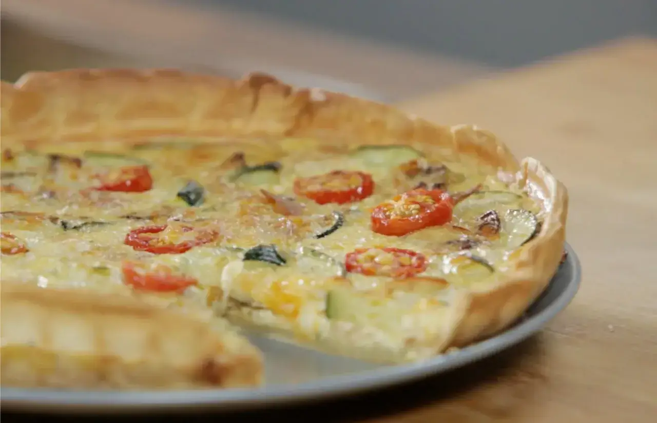 Quiche de verduras lista para servir. Descubre cómo hacer quiche de verduras con esta deliciosa receta casera.